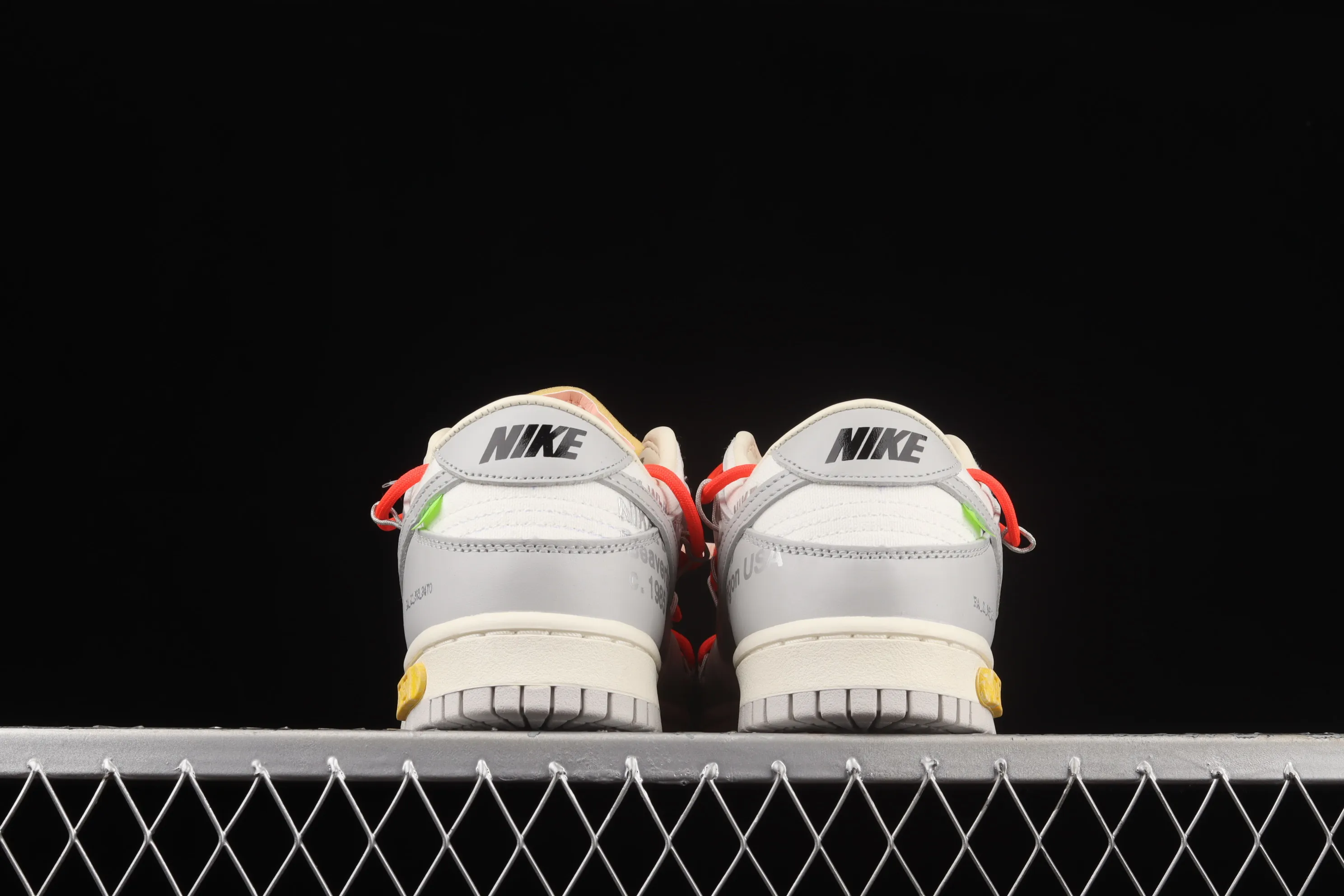 All Categories Nk SB Dunk Series Nk SB Dunk Low Low-top Sneakers Pure Original Version OF x Nk Dunk Low OW Gray Casual Sports Skateboard Shoes DM1602-110